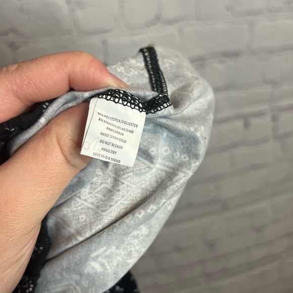 LuLaRoe Tall & Curvy Leggings - Picture 9 of 9